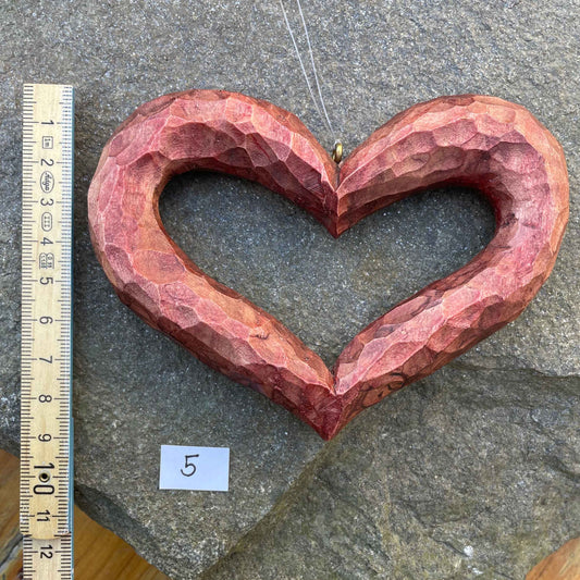 Nr.5 - Lindenherz mittelgroß, glänzend rot eingefärbt & gewachst