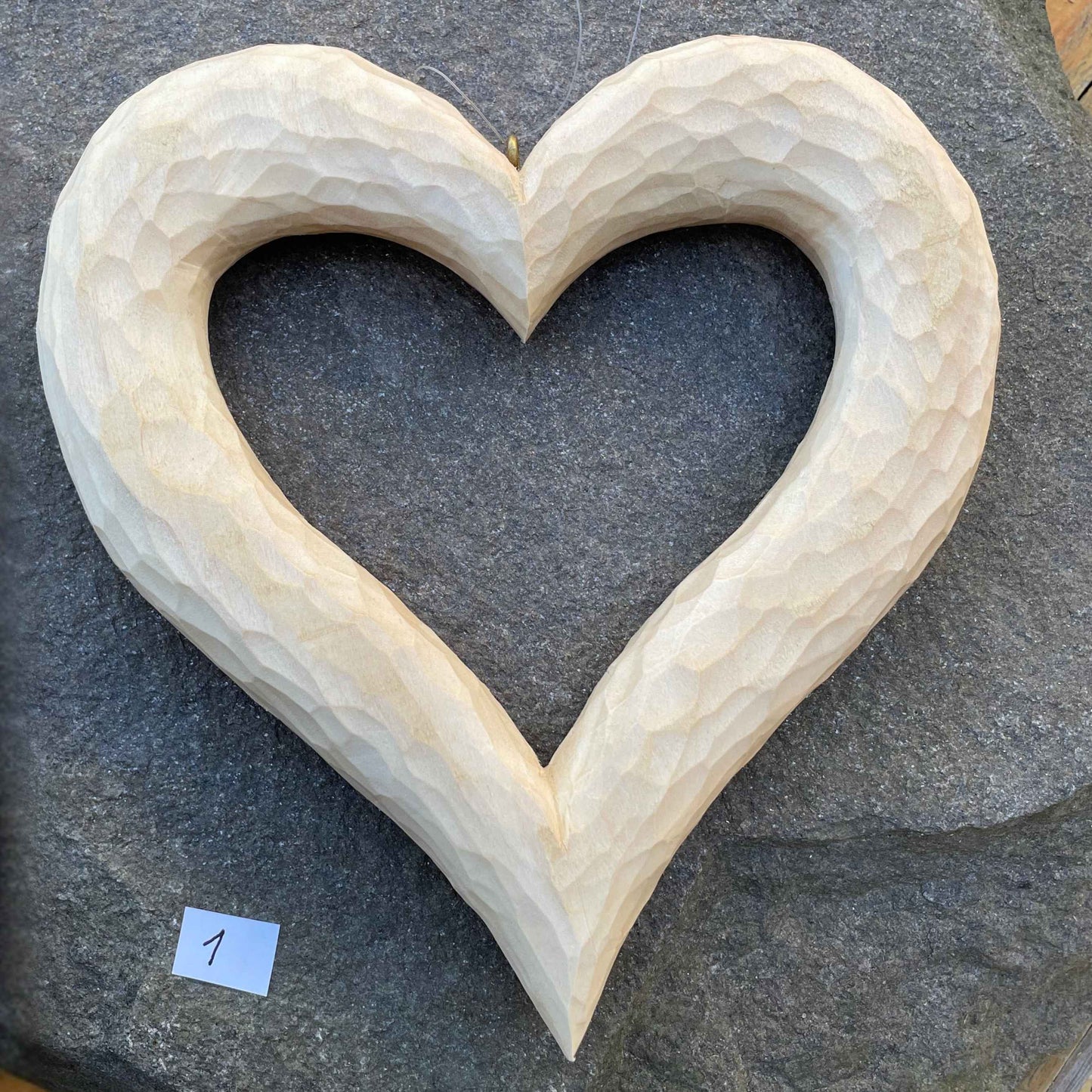 Nr.1 - Großes Herz aus Linde, handgeschnitzt, Natur belassen