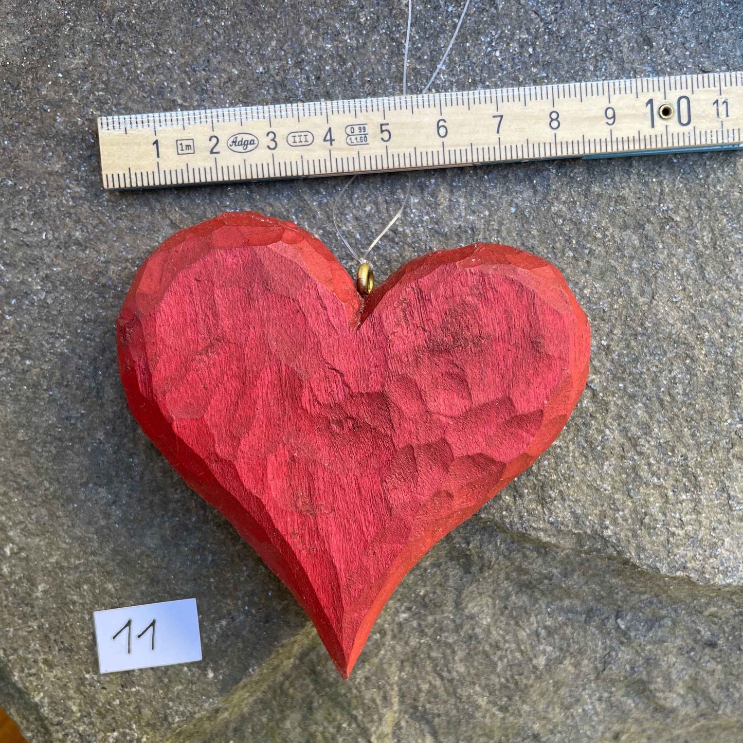 Nr.11 - Volles kleines, spitzes Herz, Dunkelrot und gewachst