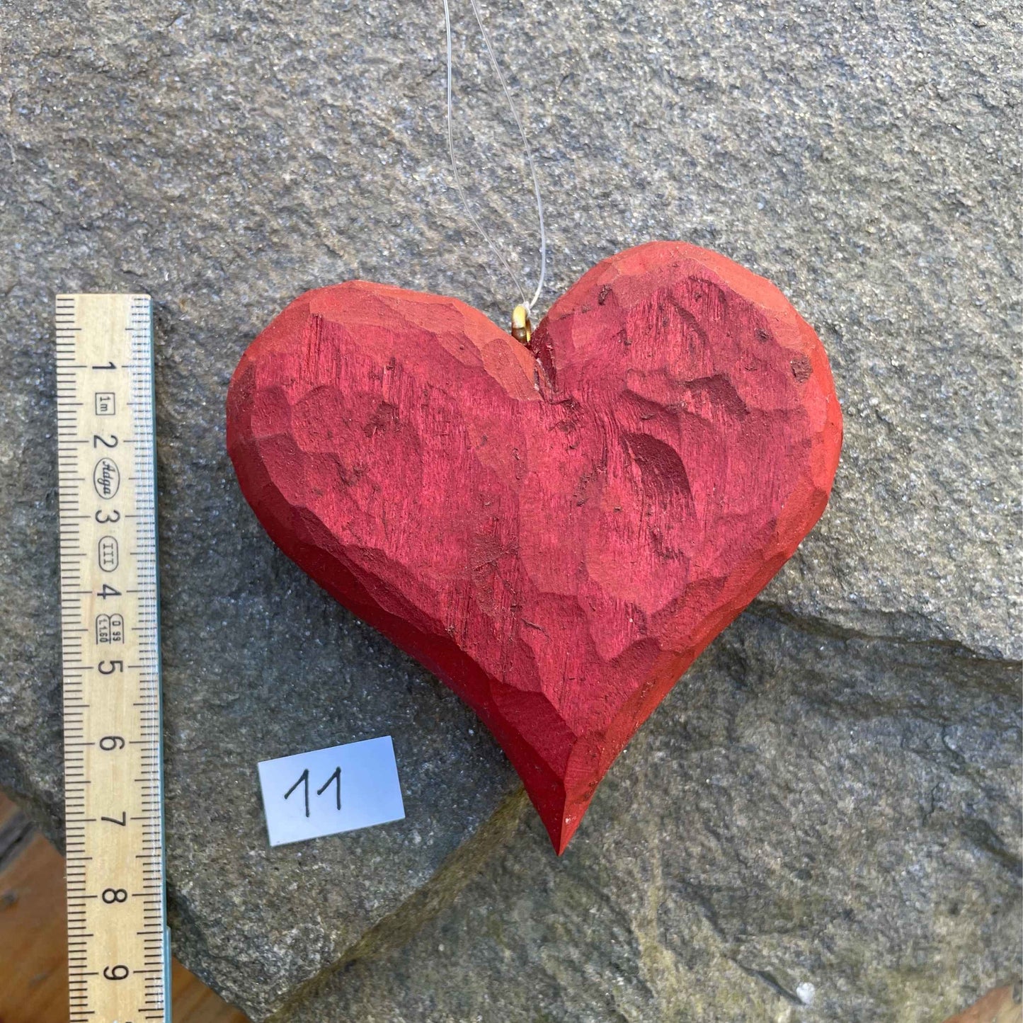 Nr.11 - Volles kleines, spitzes Herz, Dunkelrot und gewachst